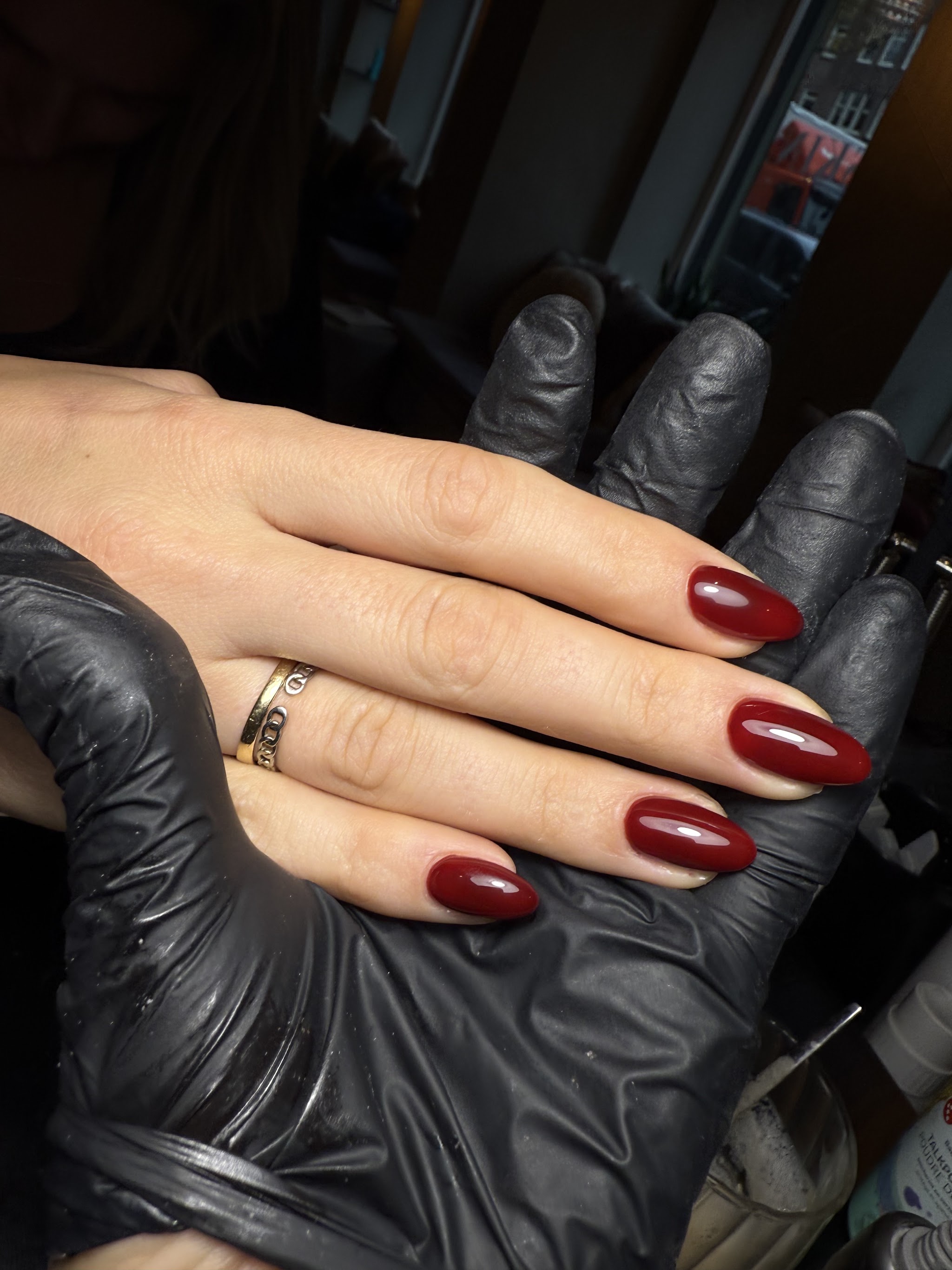 Donkerrode amandelnagels